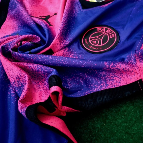 PSG FOURTH JERSEY 20/21 - Picture 4 of 4